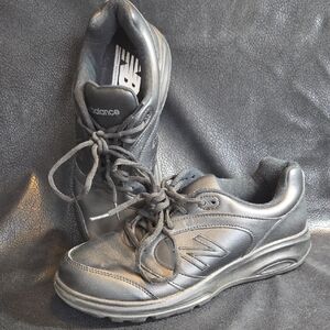 New Balance Womens 8.5 Black Athletic Walking Shoes #674